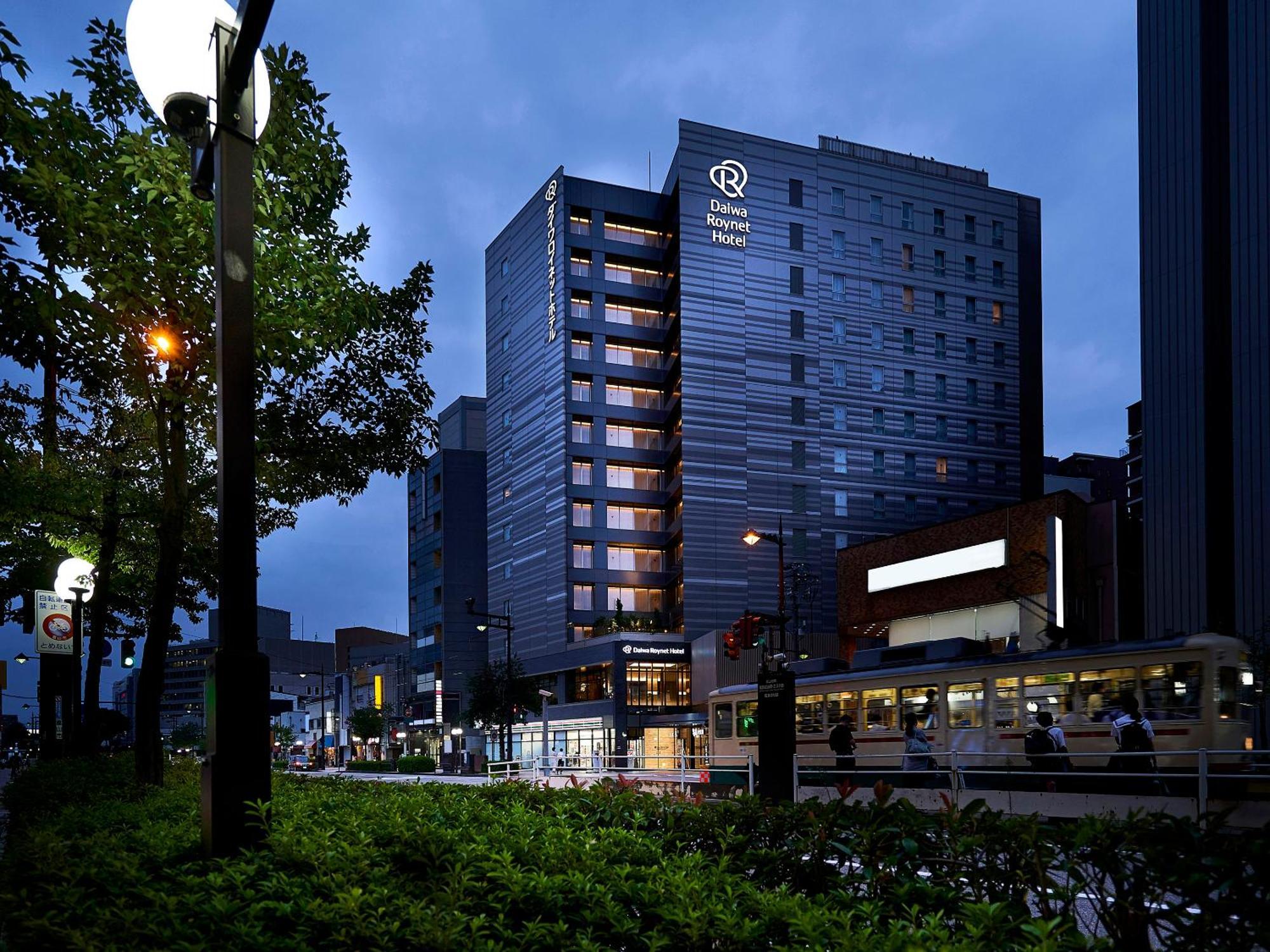 Daiwa Roynet Hotel Toyama-Ekimae Экстерьер фото